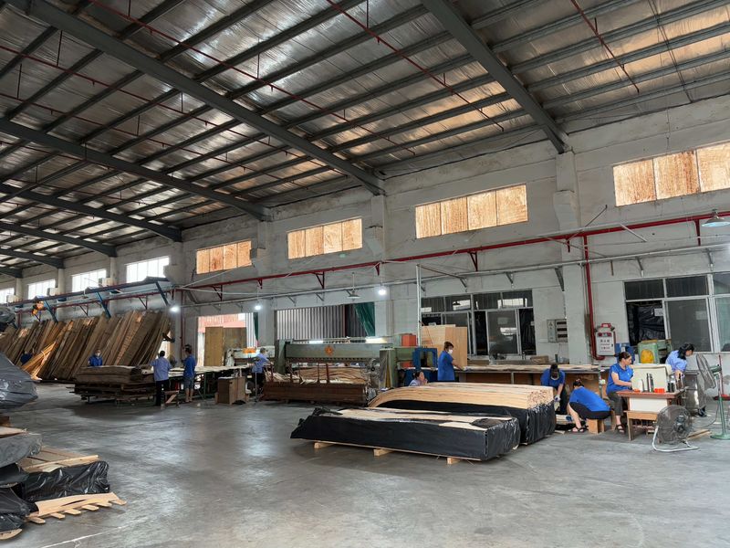 Dongguan Lingfeng Wood Industry Co., Ltd. manufacturer production line