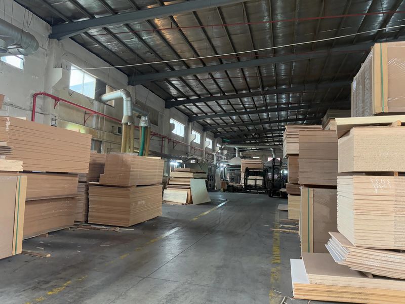 Dongguan Lingfeng Wood Industry Co., Ltd. manufacturer production line